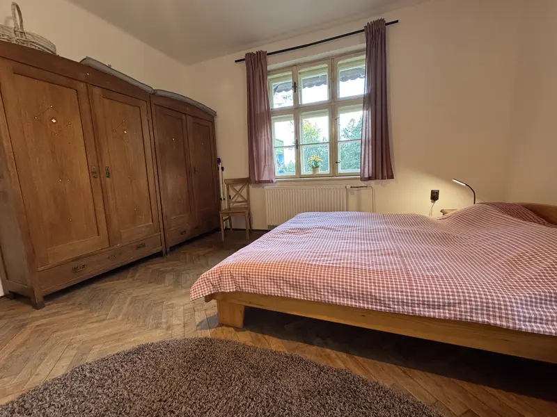 Bedroom with parquet floors